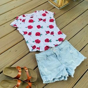 Abercrombie kids tee shirt size 13/14.